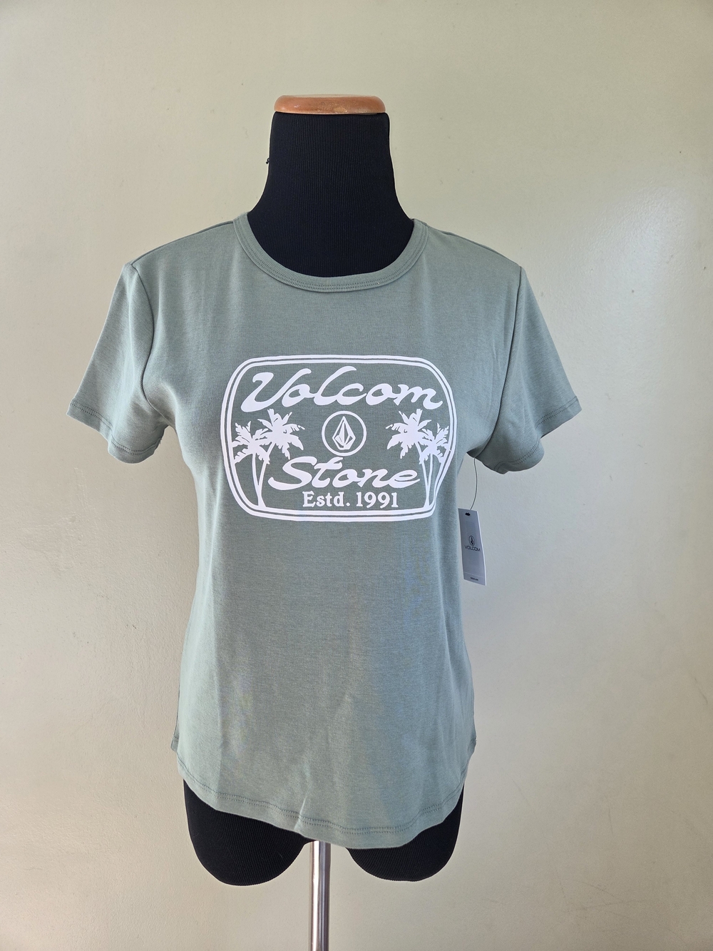 Volcom Women's Sage Graphic Logo Short Sleeve Shirt Size L